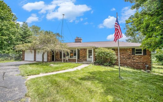 hobby farm on 6 acres in Galesburg with brick walkout ranch