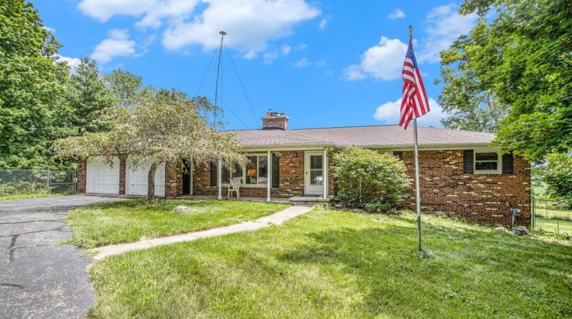 hobby farm on 6 acres in Galesburg with brick walkout ranch