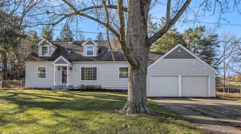 Cape Cod style home on 2 acres Richland MI