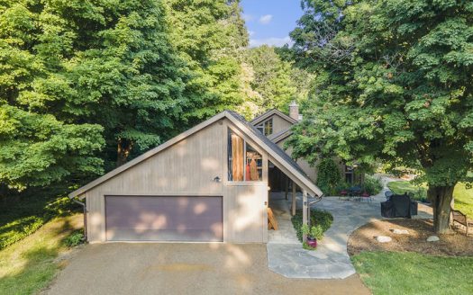 beautiful country estate on 80 acres in Delton