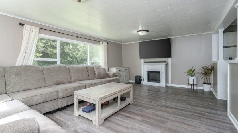 Mary Phelps country home realtor