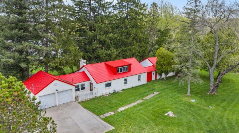 country real estate with water frontage